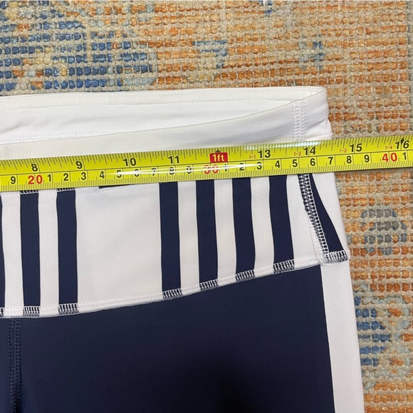 Lululemon Leggings Women's 8 Crop Run:Proceed With Speed Inkwell/ White/Navy - Picture 4 of 8